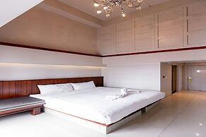 A Room Bangkok Sathorn