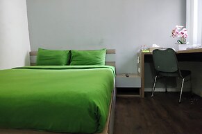 Barata Hotel Near Bandara Soekarno Hatta