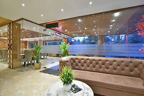 Ark Holiday Inn By DLS Hotels