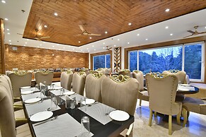 Ark Holiday Inn By DLS Hotels