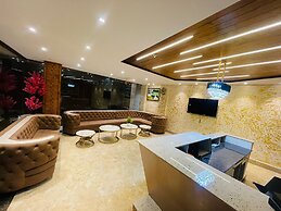Ark Holiday Inn By DLS Hotels