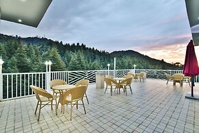 Ark Holiday Inn By DLS Hotels