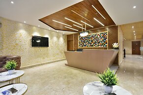 Ark Holiday Inn By DLS Hotels