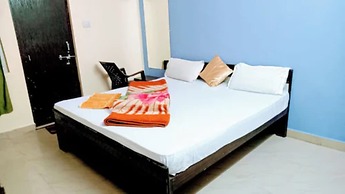 Goroomgo Shivay Guest House Varanasi
