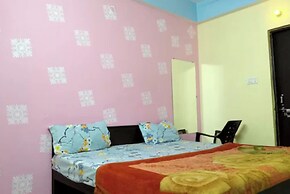 Goroomgo Shivay Guest House Varanasi