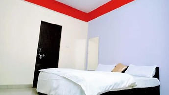 Goroomgo Shivay Guest House Varanasi