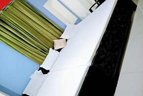 Goroomgo Shivay Guest House Varanasi