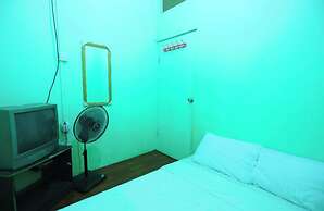 SPOT ON 92538 Joyoakis Homestay SyariahNearMall Nagoya Hill