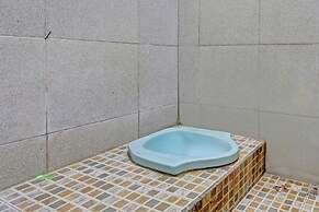 SPOT ON 92540 Karomah Kostel Syariah