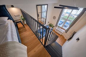 Queen Barbora Central Lofts