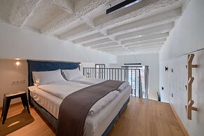 Queen Barbora Central Lofts