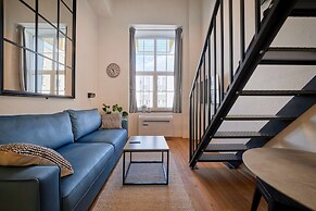 Queen Barbora Central Lofts
