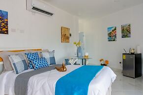 ROYAL TERRACE KING IV