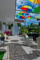 ROYAL TERRACE KING IV