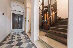 Ognissanti Flat by Mmega
