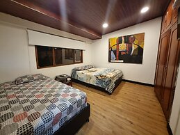 La parada del tren Hostel