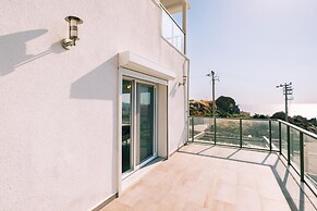 Chic Villa w Patio Pool 3 min to Beach in Bodrum