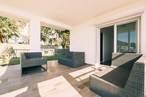 Chic Villa w Patio Pool 3 min to Beach in Bodrum