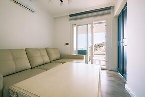 Chic Villa w Patio Pool 3 min to Beach in Bodrum