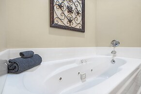 The Golf Shack - Picturesque Views on Deck!