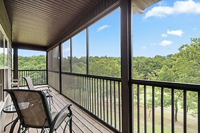 The Golf Shack - Picturesque Views on Deck!