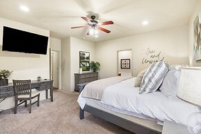 The Golf Shack - Picturesque Views on Deck!