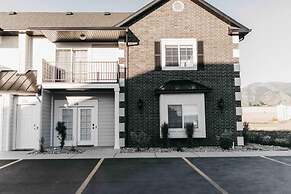 Beautiful New 3 BR 2BA Townhome No Stairs