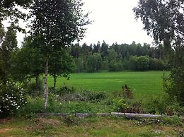 Cozy and Private 3-bed House With Bath Roslagen