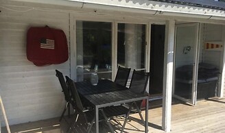 Cozy and Private 3-bed House With Bath Roslagen