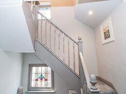 41 Chatsworth Gardens