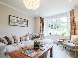 41 Chatsworth Gardens