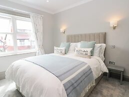 41 Chatsworth Gardens