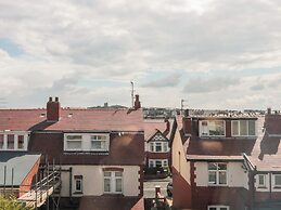 41 Chatsworth Gardens