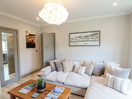 41 Chatsworth Gardens