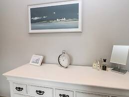 41 Chatsworth Gardens