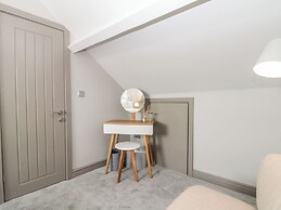 41 Chatsworth Gardens