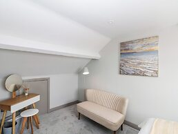 41 Chatsworth Gardens