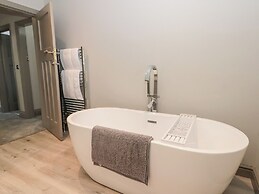 41 Chatsworth Gardens