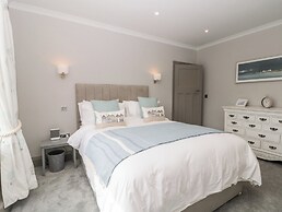 41 Chatsworth Gardens