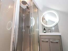 41 Chatsworth Gardens