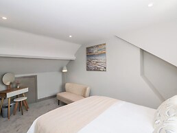 41 Chatsworth Gardens