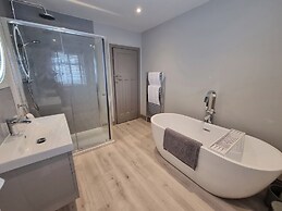 41 Chatsworth Gardens