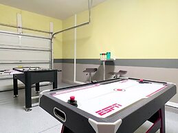 Beautiful Pool Villa With Spa And Game Room-9007pc 7 Bedroom Home by R