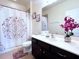 Cozy Family Friendly Pool Home With Game Room-227y 5 Bedroom Home by R