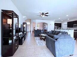 Cozy Family Friendly Pool Home With Game Room-227y 5 Bedroom Home by R