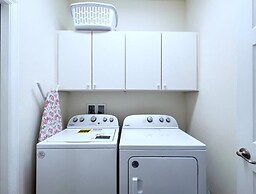 Cozy Family Friendly Pool Home With Game Room-227y 5 Bedroom Home by R