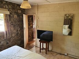 10 Guest Stay in the Mountains of Nyanga!