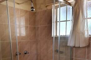 10 Guest Stay in the Mountains of Nyanga!