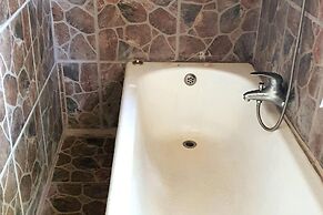 10 Guest Stay in the Mountains of Nyanga!