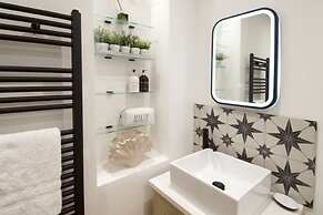 Knightstone Apartment